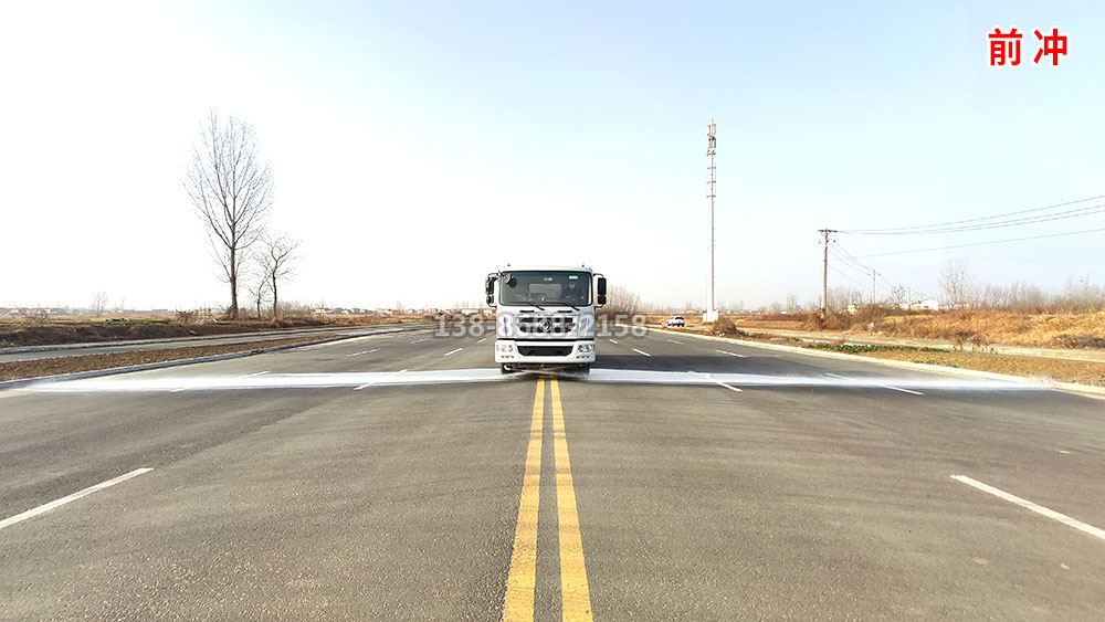 東風多利卡D9灑水車