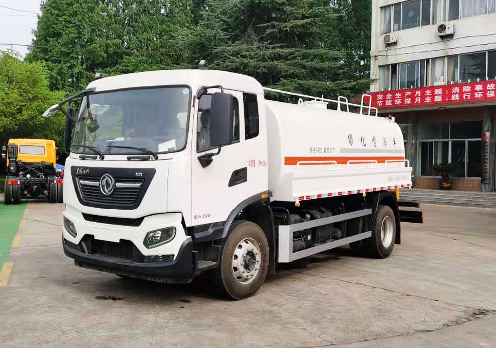 東風天錦灑水車