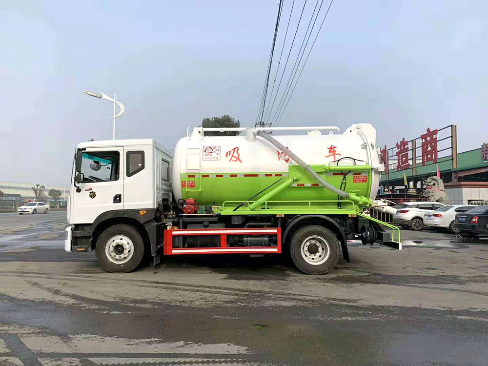 【10-12立方 】東風(fēng)多利卡D9吸污車