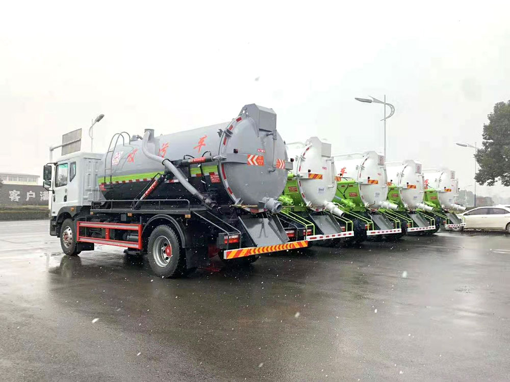 【10-12立方 】東風(fēng)多利卡D9吸污車