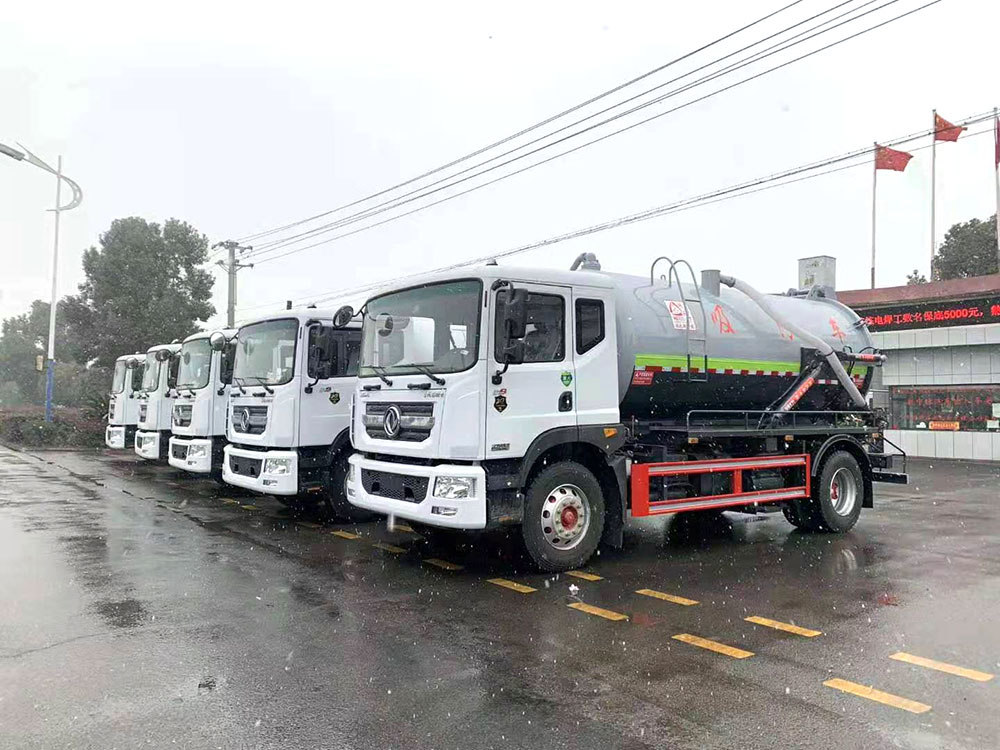 【10-12立方 】東風(fēng)多利卡D9吸污車