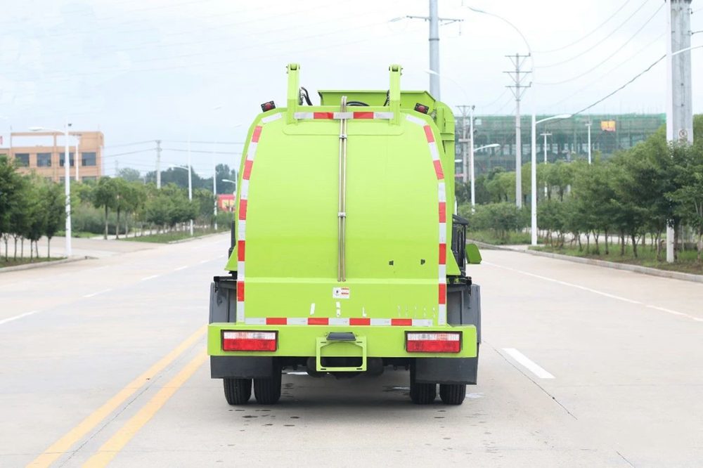 【4.5立方】東風多利卡D6餐廚垃圾車